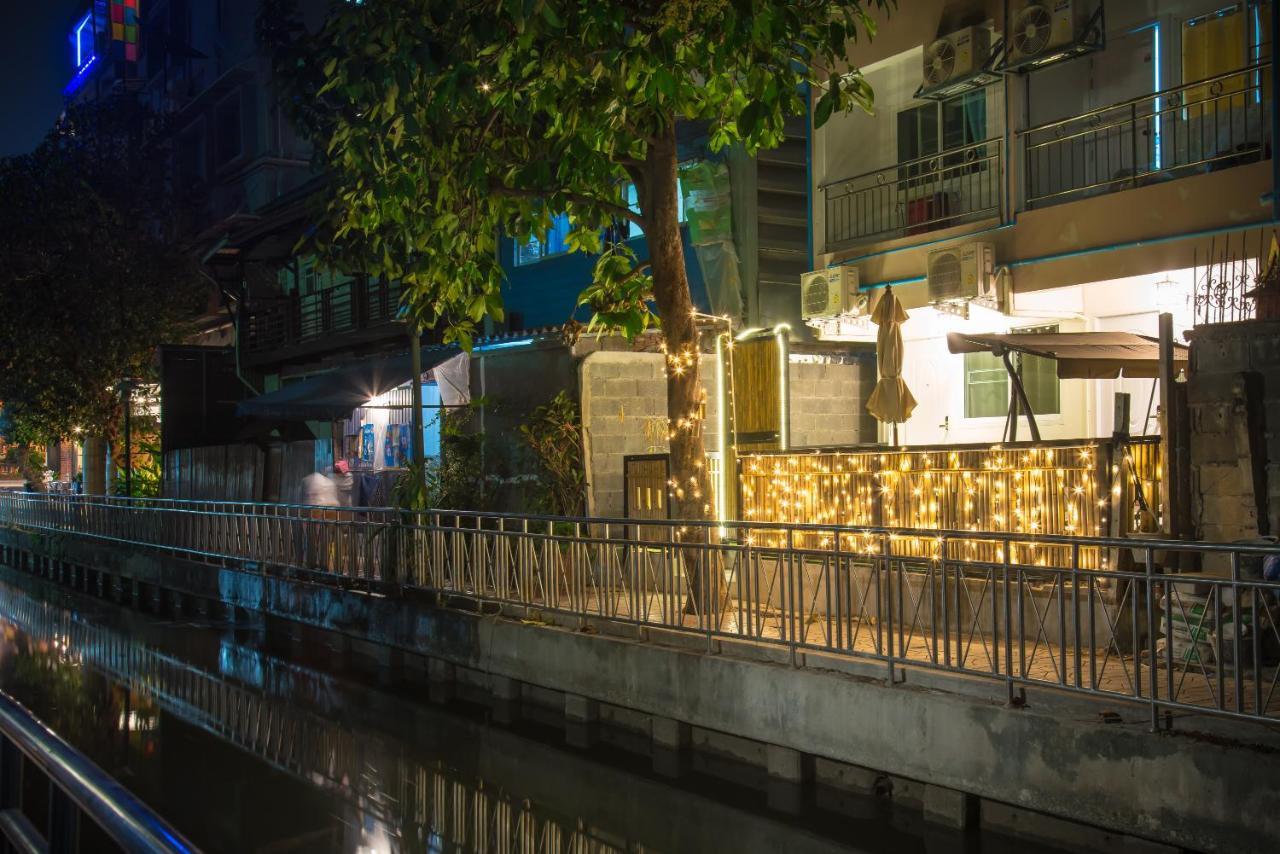 Canal View Lo-Ha Guest House, Contactless Check-In Bangkok Buitenkant foto